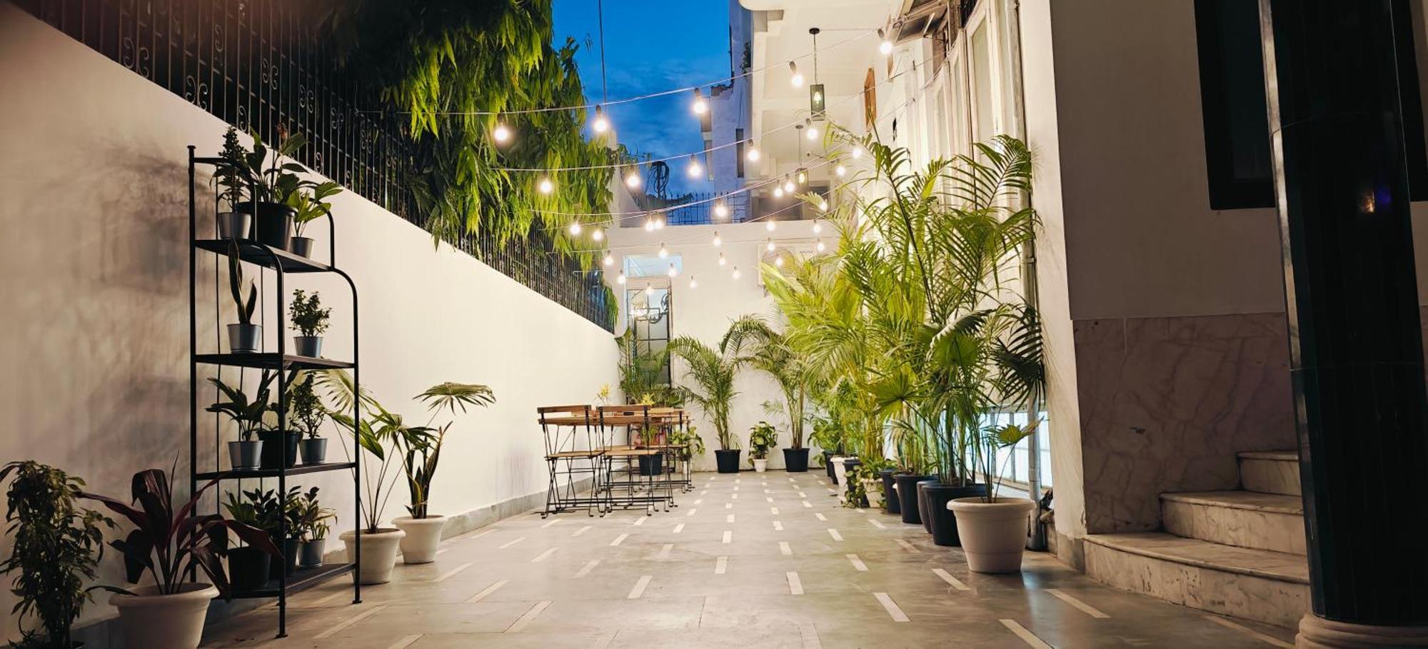 Poshtel Vns Apartamento Varanasi Exterior foto